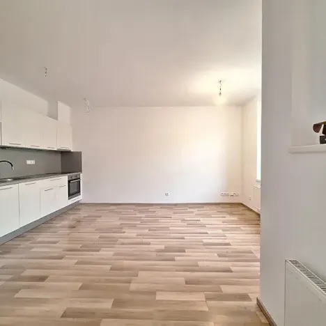Pronájem bytu 2+1, Praha - Žižkov, Roháčova, 80 m2