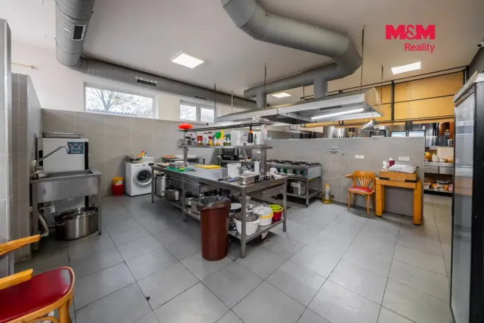 Prodej obchodního prostoru, Olomouc - Nemilany, 600 m2
