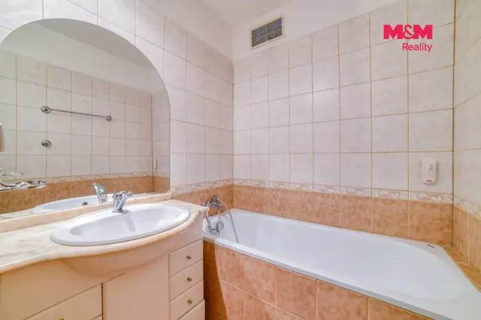 Prodej bytu 3+1, Mariánské Lázně - Úšovice, Tepelská, 60 m2