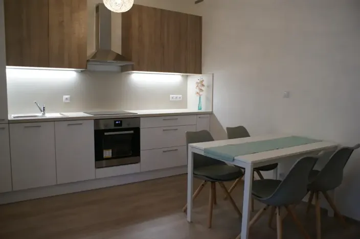 Pronájem bytu 2+kk, Praha - Vršovice, Petrohradská, 60 m2