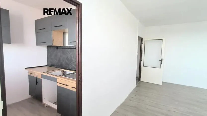 Pronájem bytu 1+1, Praha - Kobylisy, Košťálkova, 33 m2