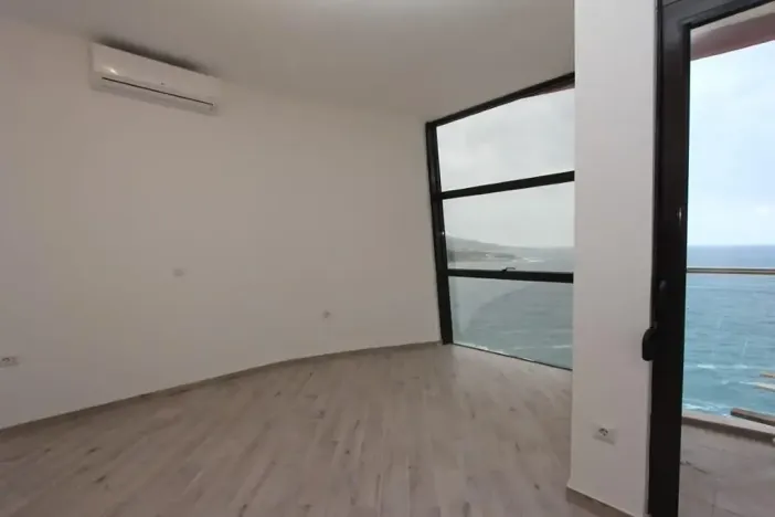 Prodej bytu 4+kk, Dobrá Voda, Černá Hora, 126 m2