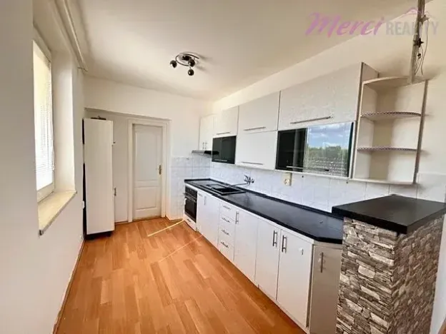 Prodej bytu 3+1, Dolní Němčí, Vinohradská, 63 m2