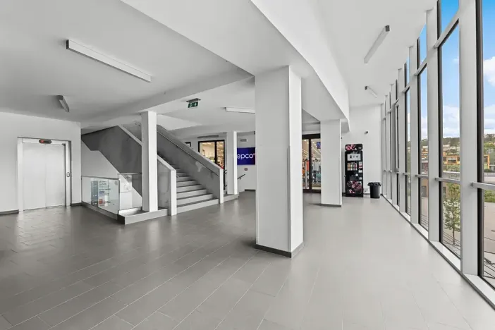 Pronájem obchodního prostoru, Praha - Hloubětín, Poděbradská, 197 m2