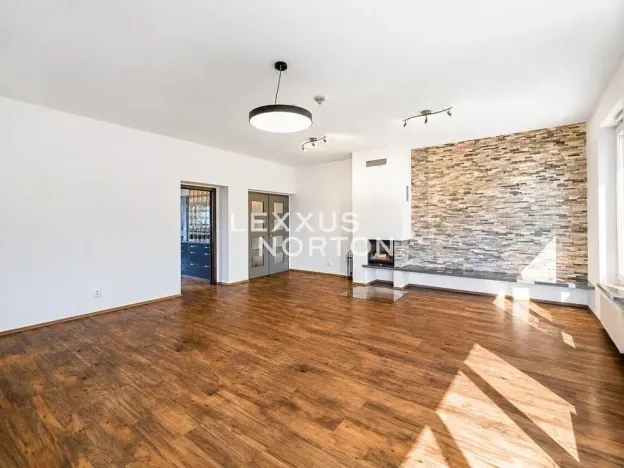 Pronájem bytu 3+1, Praha - Podolí, Lopatecká, 155 m2