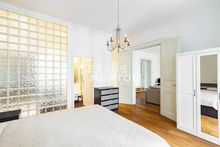 Pronájem bytu 4+1, Praha - Malá Strana, Zborovská, 154 m2