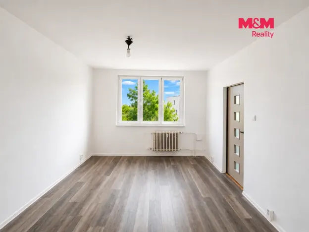 Pronájem bytu 1+1, Postoloprty, Jiráskovo náměstí, 35 m2