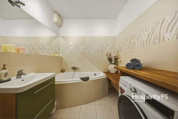 Prodej bytu 2+kk, Praha - Řeporyje, Kakosova, 52 m2