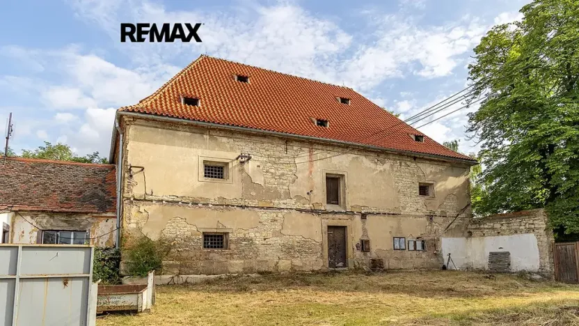 Prodej zemědělského objektu, Počedělice, 2500 m2