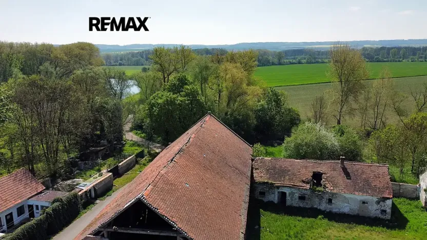 Prodej zemědělského objektu, Počedělice, 2500 m2