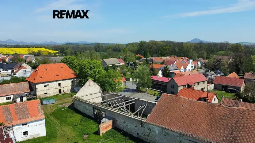 Prodej zemědělského objektu, Počedělice, 2500 m2