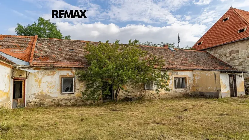 Prodej zemědělského objektu, Počedělice, 2500 m2