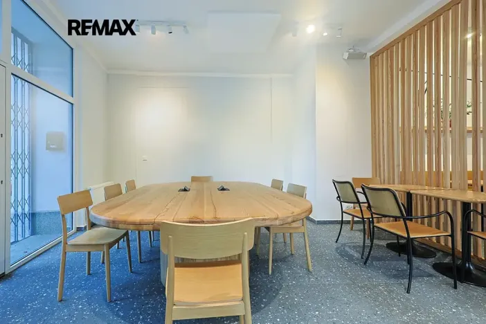 Pronájem obchodního prostoru, Plzeň, Škroupova, 210 m2