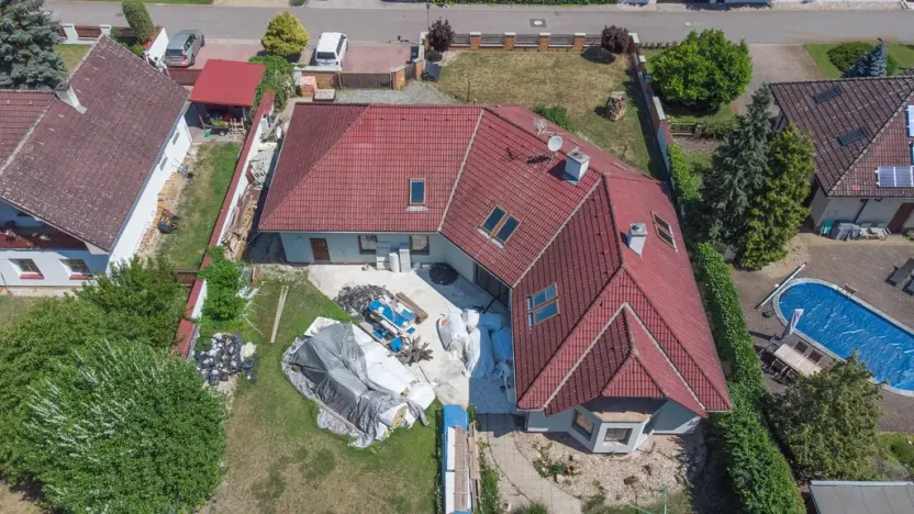 Prodej rodinného domu, Sezemice - Veská, 400 m2