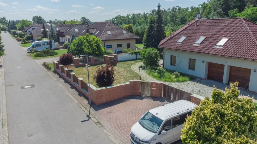 Prodej rodinného domu, Sezemice - Veská, 400 m2