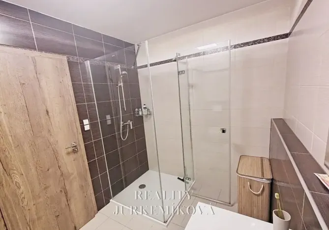 Pronájem bytu 2+kk, Trhové Sviny, 57 m2