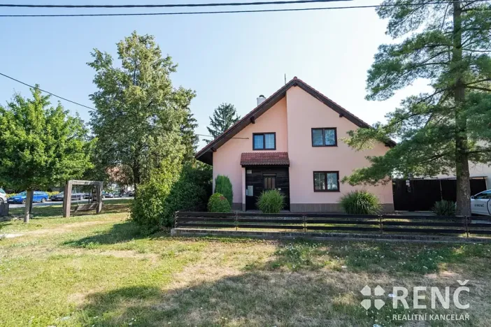 Pronájem bytu 1+kk, Moravany, Vnitřní, 42 m2