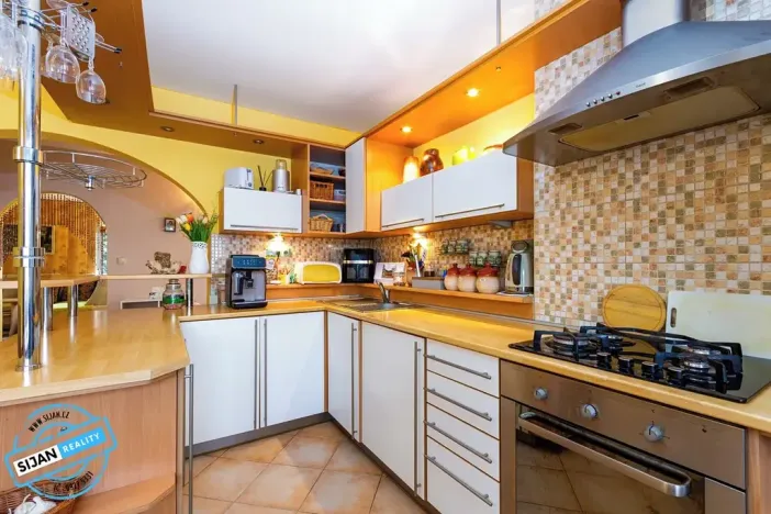 Prodej bytu 4+1, Opava, Slezská, 165 m2