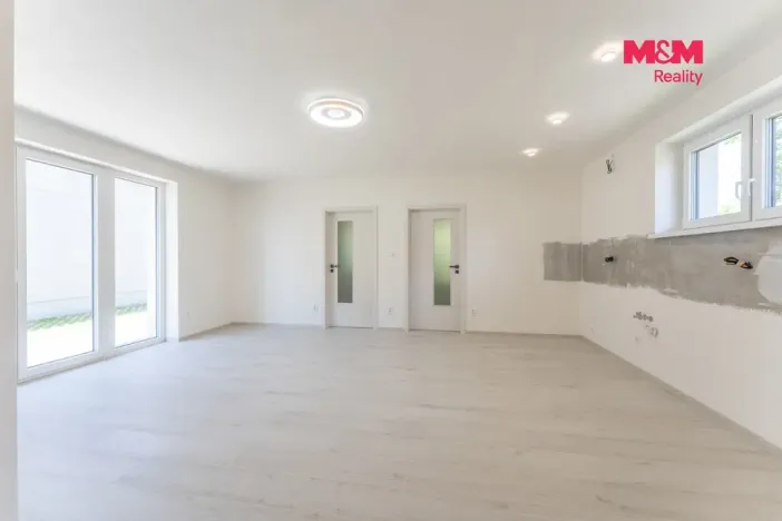 Prodej rodinného domu, Křinec, Zelené náměstí, 83 m2