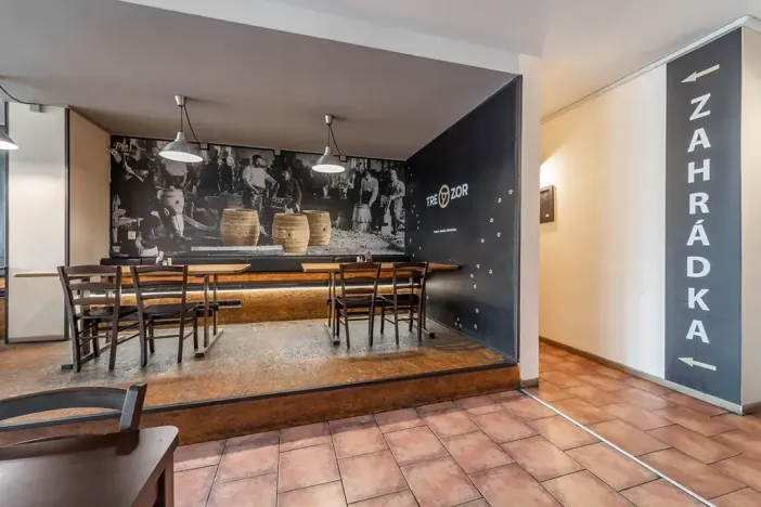 Pronájem restaurace, Praha - Braník, Branická, 610 m2