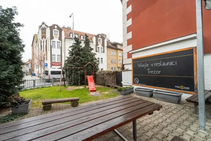 Pronájem restaurace, Praha - Braník, Branická, 610 m2