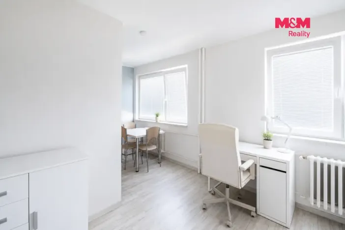 Pronájem bytu 1+kk, Hradec Králové, Sušilova, 32 m2