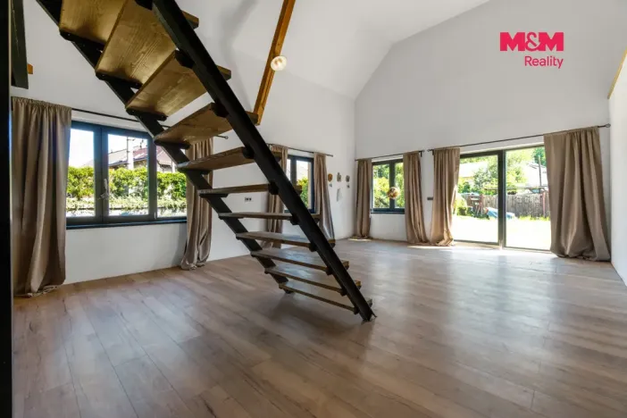Prodej rodinného domu, Králův Dvůr - Křižatky, 156 m2