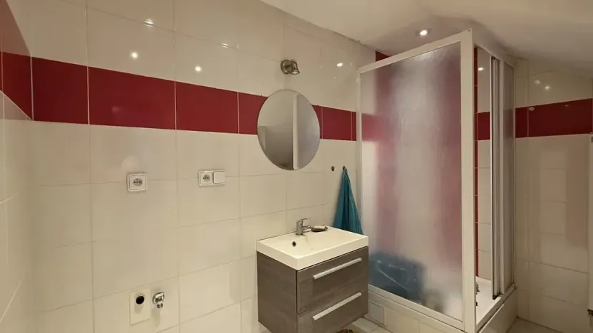 Dražba vícegeneračního domu, Náchod, Komenského, 1000 m2