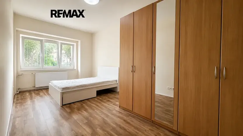 Pronájem bytu 2+1, Praha - Podolí, Na dolinách, 54 m2