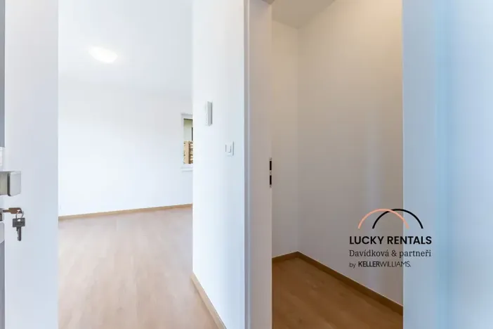 Pronájem bytu 3+kk, Řehenice, 77 m2