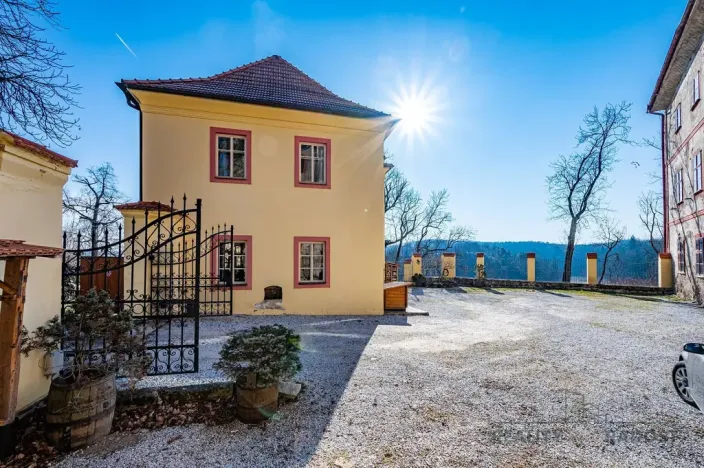 Prodej obchodního prostoru, Dobříš, Vargač, 1600 m2