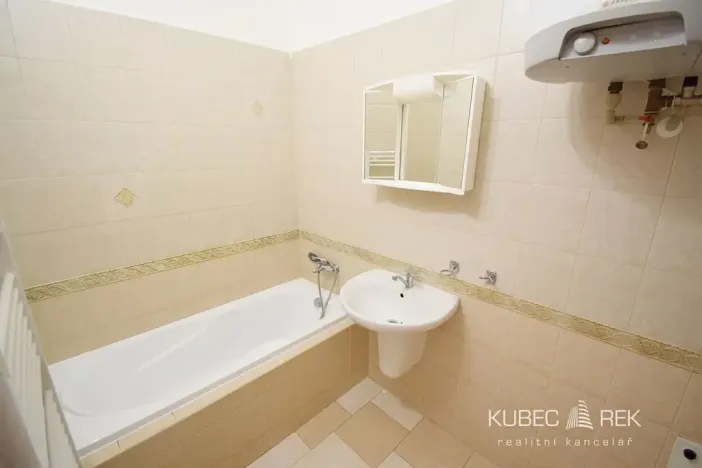 Pronájem bytu 2+1, Tábor, 9. května, 75 m2