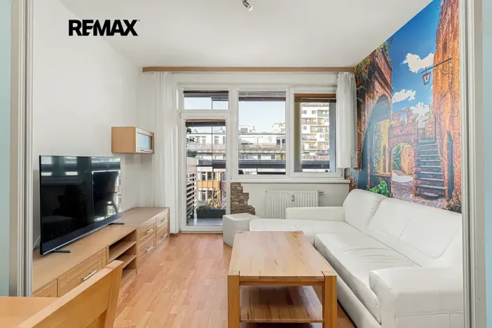 Pronájem bytu 2+kk, Praha - Vysočany, Podkovářská, 54 m2