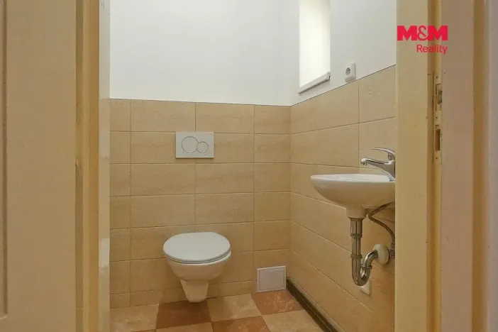 Pronájem bytu 4+1, Čáslav - Čáslav-Nové Město, Husova, 98 m2