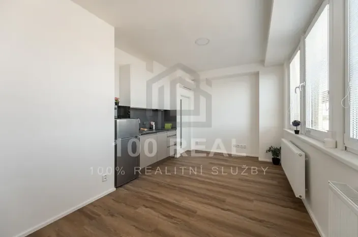 Pronájem bytu 1+kk, Hradec Králové, Průmyslová, 26 m2