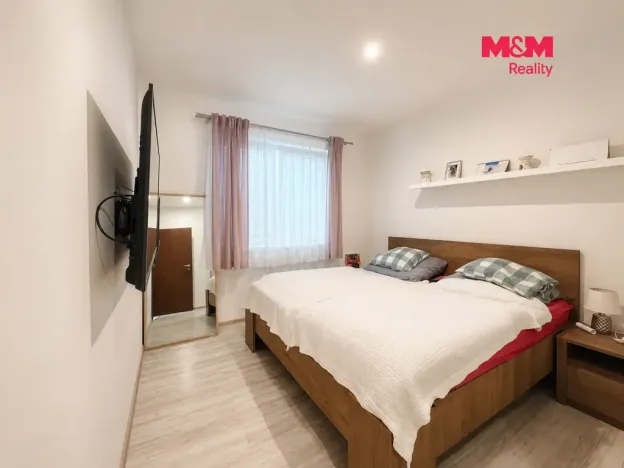 Pronájem rodinného domu, Dobrovice - Holé Vrchy, 120 m2