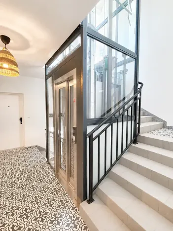 Prodej atypického bytu, Praha - Košíře, Holečkova, 52 m2