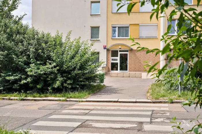 Prodej bytu 2+kk, Praha - Kobylisy, Šimůnkova, 32 m2
