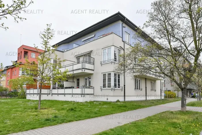 Pronájem bytu 1+kk, Praha - Zbraslav, Pelzova, 35 m2