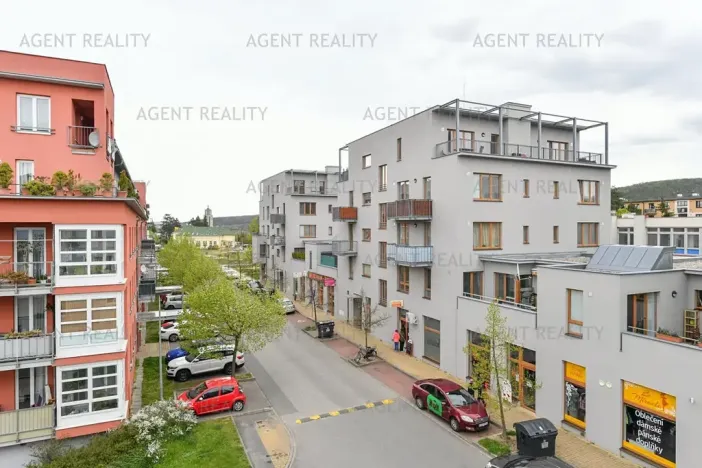 Pronájem bytu 1+kk, Praha - Zbraslav, Pelzova, 35 m2