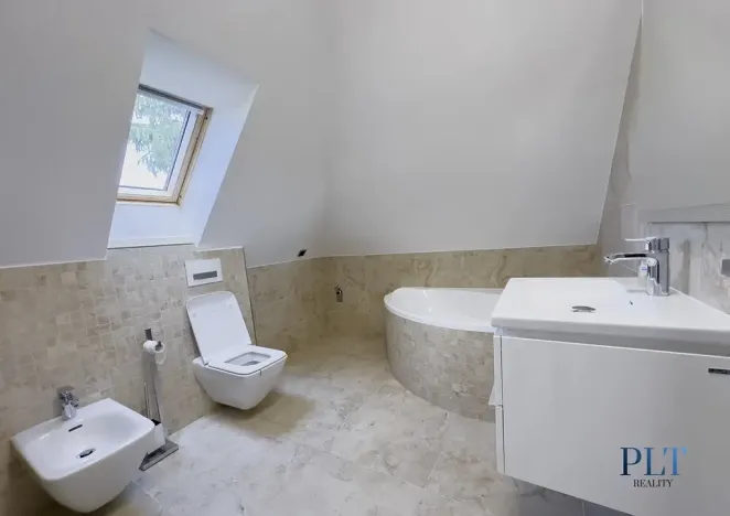 Pronájem vily, Babice, Starobabická, 728 m2