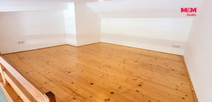 Pronájem bytu 1+kk, Smržovka, náměstí T. G. Masaryka, 40 m2