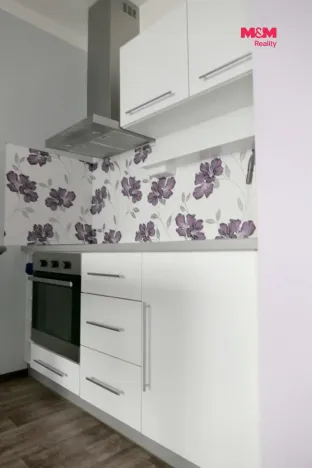 Pronájem bytu 1+kk, Hradec Králové - Nový Hradec Králové, třída Edvarda Beneše, 35 m2