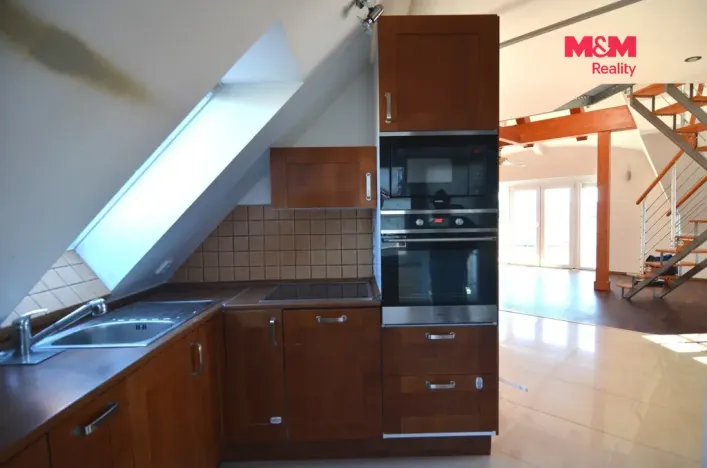 Pronájem kanceláře, Praha - Hloubětín, V Novém Hloubětíně, 162 m2