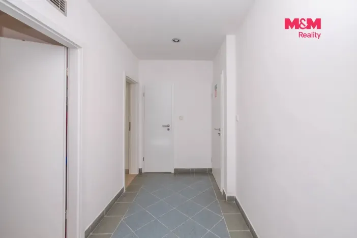 Pronájem kanceláře, Praha - Strašnice, Kolovratská, 61 m2
