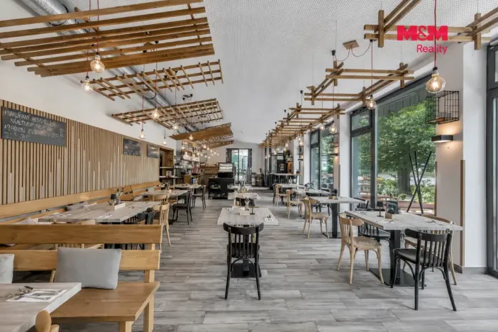 Prodej restaurace, Frenštát pod Radhoštěm, Školská čtvrť, 500 m2