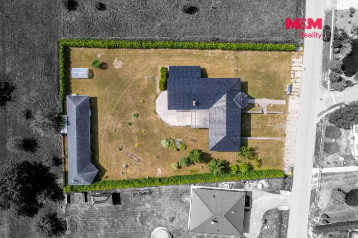 Prodej rodinného domu, Černíkovice, 280 m2