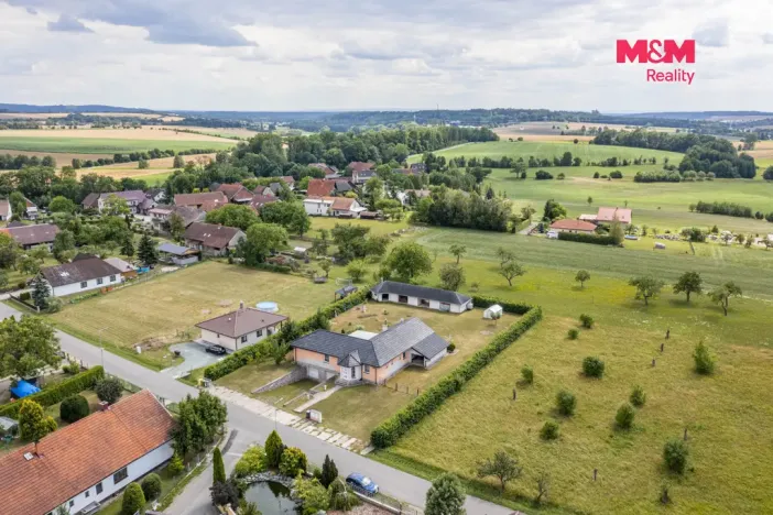 Prodej rodinného domu, Černíkovice, 280 m2