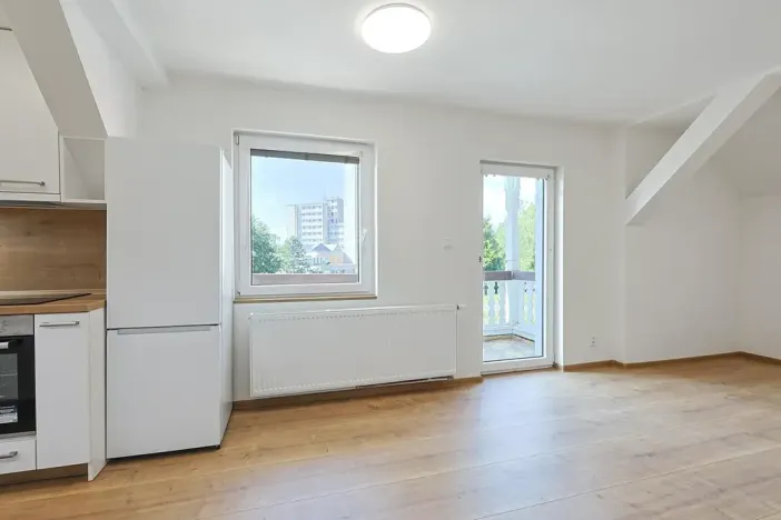 Pronájem bytu 2+kk, Plzeň, Pod Košutkou, 38 m2