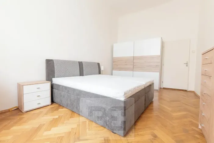 Pronájem bytu 3+1, Praha - Nové Město, Hálkova, 102 m2
